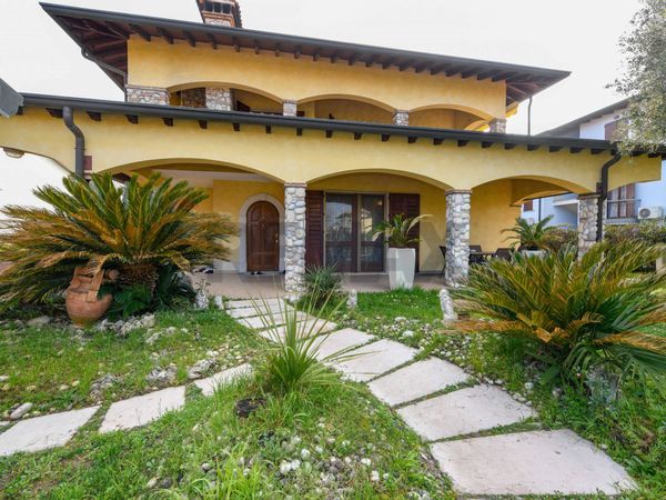 Villa singola Sirmione, BS Vendita