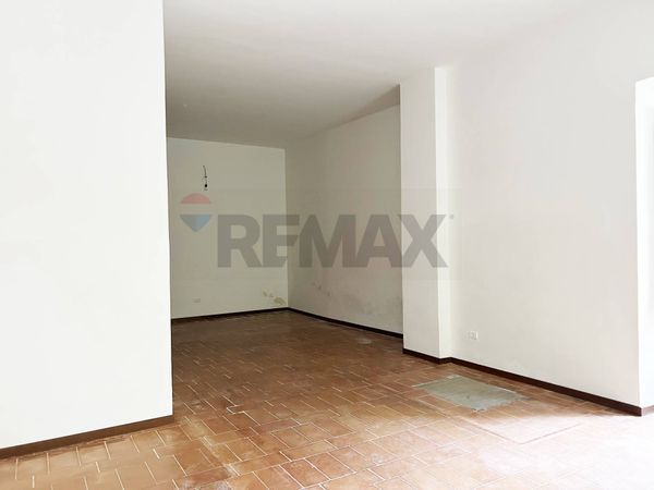 Locale Commerciale Centro, Spoleto, PG Affitto - Foto 4