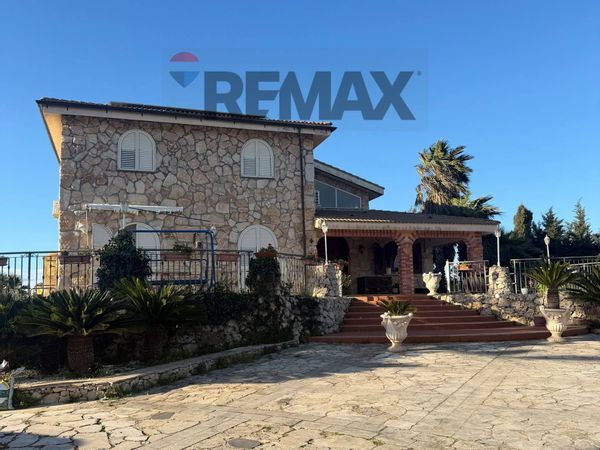 Villa singola Solarino, SR Vendita