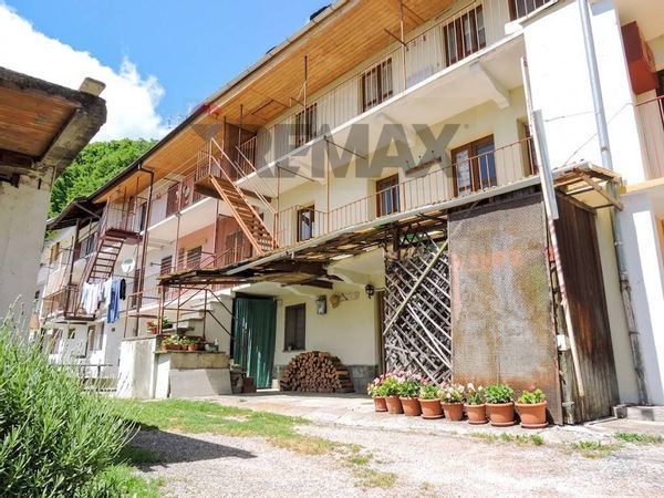 Casa Semindipendente Giaveno, TO Vendita