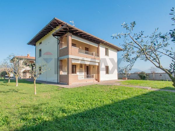 Villa singola Castegnato, BS Vendita