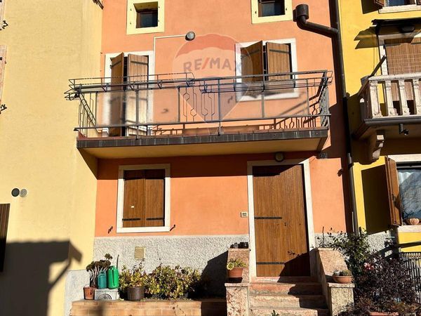 Casa Indipendente Moruri, Verona, VR Vendita