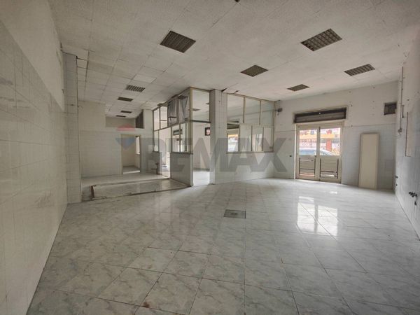 Laboratorio Nazario Sauro, Casoria, NA Affitto