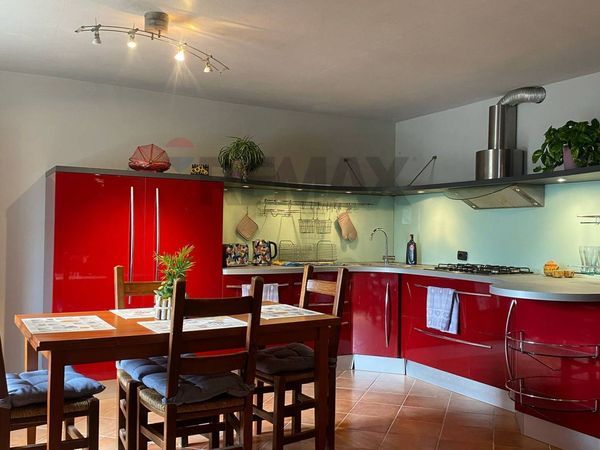 Casa Semindipendente Camaiore, LU Vendita