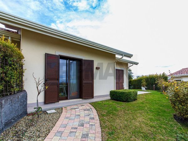 Villa a schiera Pedara, CT Vendita