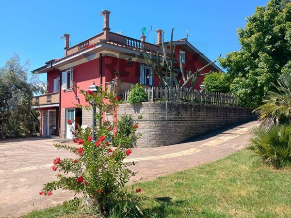 Villa singola Genzano di Roma, RM Vendita