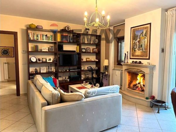Porzione di villa Zona Capirro Colonna, Trani, BT Vendita