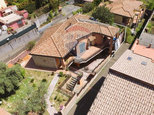Villa singola Lavinaio, Aci Sant'Antonio, CT Vendita