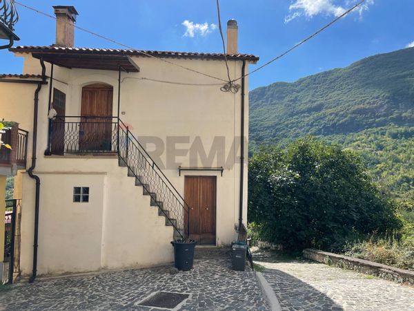 Casa Indipendente Centro Urbano, Pizzone, IS Vendita