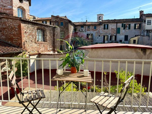 Appartamento Centro storico, Lucca, LU Vendita