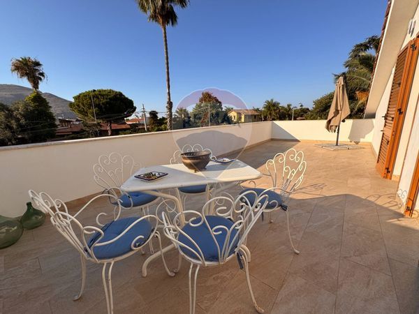 Porzione di villa Mondello, Palermo, PA Affitto