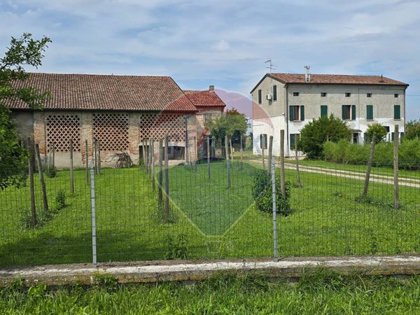 Cascina/Casale Borgocarbonara, MN Vendita