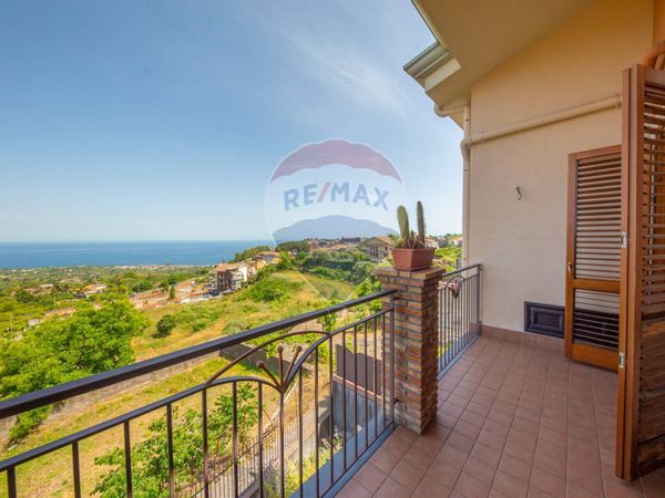 Villa a schiera Acireale, CT Vendita