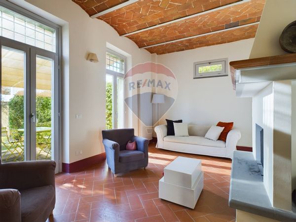 Cascina/Casale Montecchio, Cortona, AR Vendita