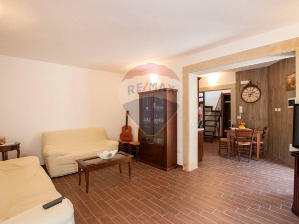 Casa Indipendente Ferla, SR Vendita