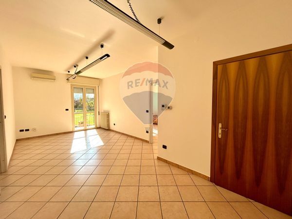 Locale Commerciale Costa Volpino, BG Affitto