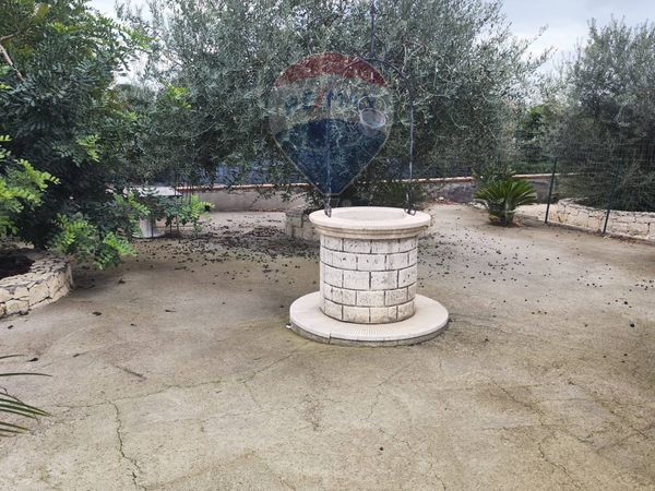 Magazzino Santa Tecla Di Acireale, Acireale, CT Affitto - Foto 2