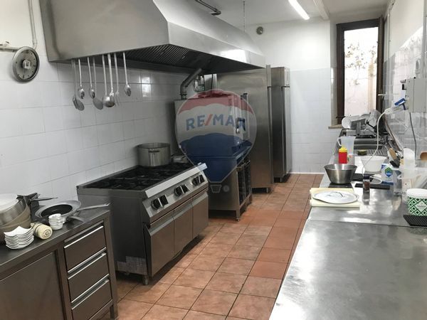 Attività  Commerciale Centro Storico, Foligno, PG Affitto - Foto 3