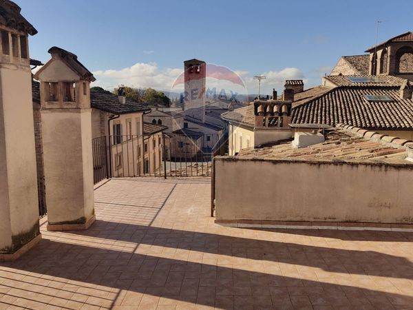 Appartamento Centro Storico, Foligno, PG Vendita