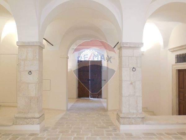 Locale Commerciale Centro storico, L'Aquila, AQ Affitto - Foto 2