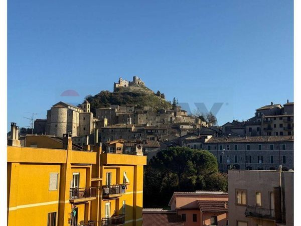 Appartamento Tolfa, RM Vendita