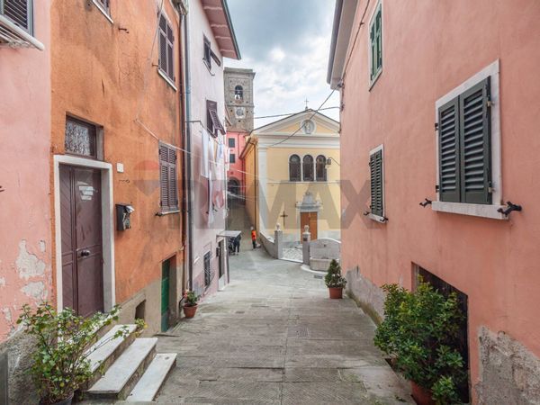 Appartamento Castelpoggio, Carrara, MS Vendita