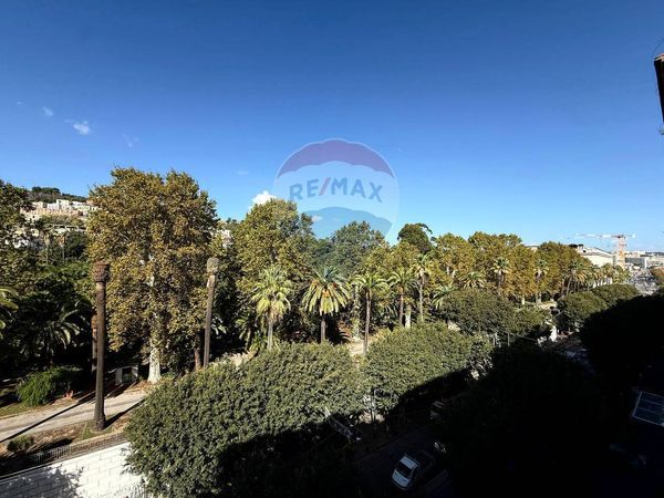 Appartamento Foria, Napoli, NA Vendita