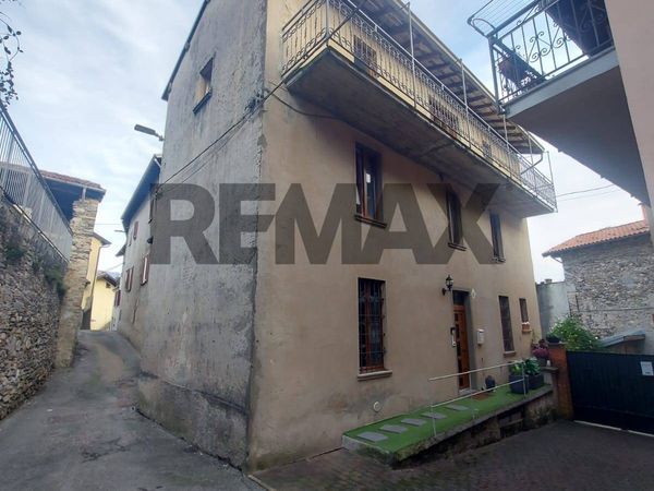 Casa Semindipendente Brissago-Valtravaglia, VA Vendita