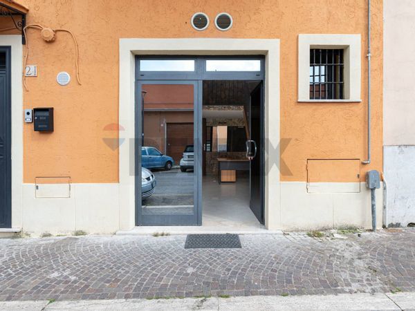 Locale Commerciale Monterotondo Paese, Monterotondo, RM Affitto - Foto 2