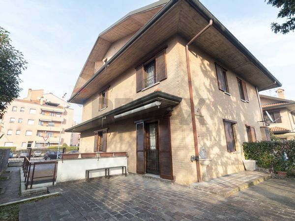 Villa o villino Desio, MB Vendita