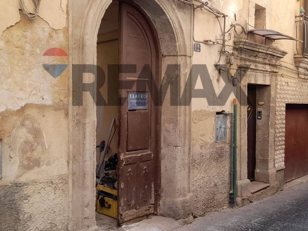 Locale Commerciale Caltagirone, CT Affitto