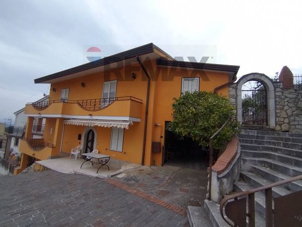 Casa Semindipendente San Lupo, BN Vendita