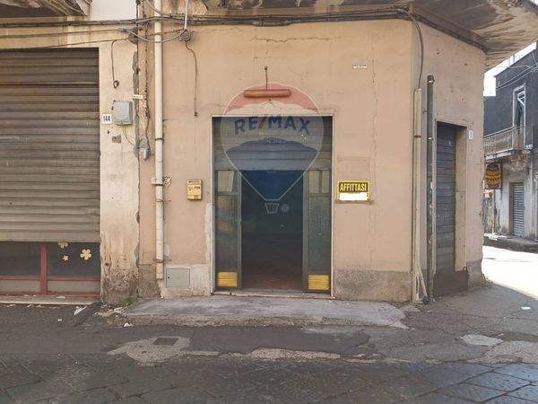 Locale Commerciale Acireale, CT Affitto