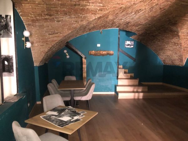 Locale Commerciale Centro storico, Perugia, PG Affitto - Foto 4