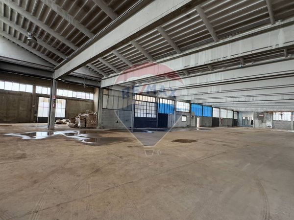 Locale Commerciale Centro, Legnano, MI Vendita