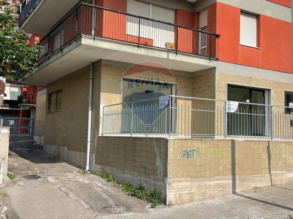 Locale Commerciale Monserrato, Sassari, SS Affitto