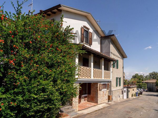 Casa Semindipendente Ozzano Taro, Collecchio, PR Vendita