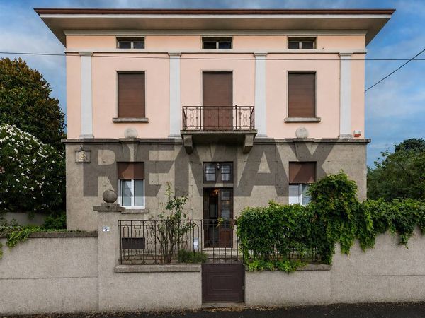 Villetta bifamiliare Castegnate, Castellanza, VA Vendita