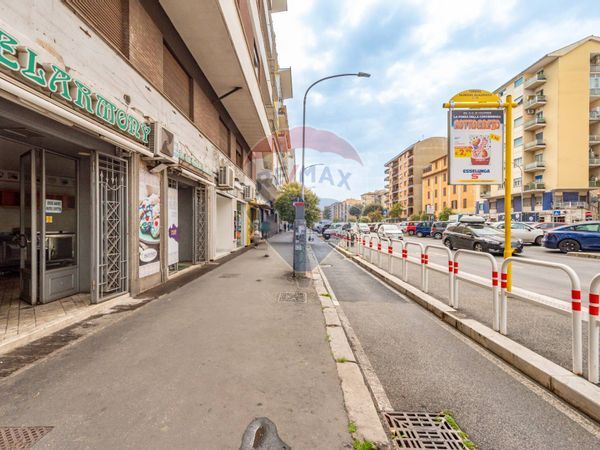 Locale Commerciale Tuscolano, Roma, RM Affitto - Foto 4