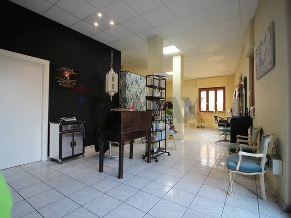 Locale Commerciale Chieri, TO Affitto