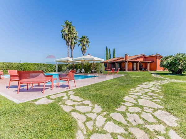 Villa singola Canino, VT Vendita