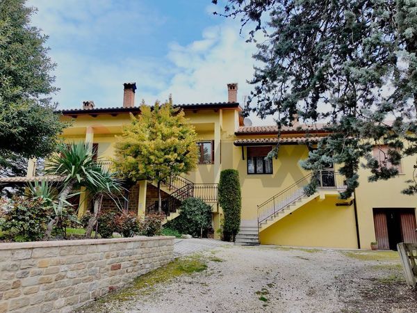 Casa Semindipendente Arcevia, AN Vendita