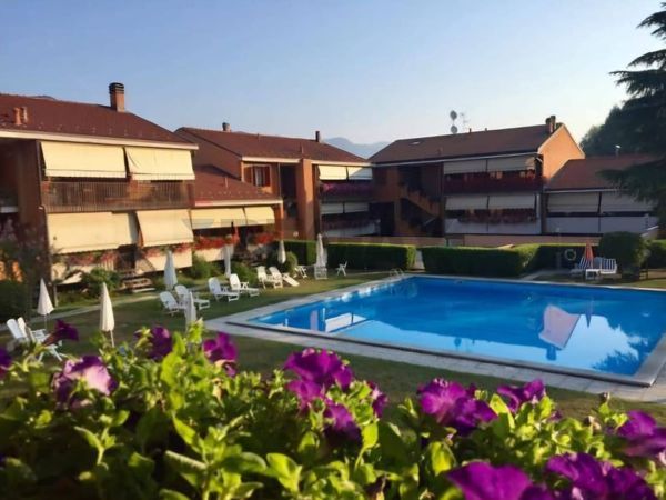 Villa a schiera San Pietro, Marchirolo, VA Vendita
