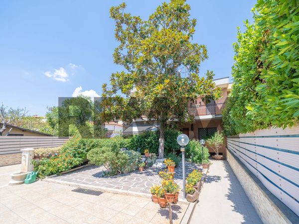 Villetta bifamiliare Torre Maura, Roma, RM Vendita