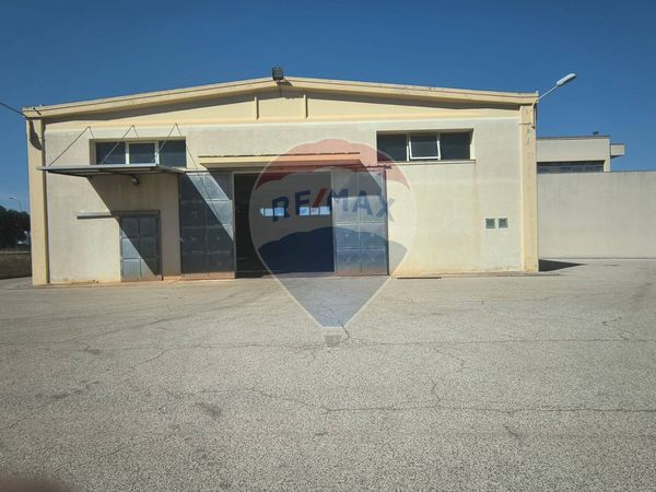 Capannone Industriale Monopoli, BA Affitto