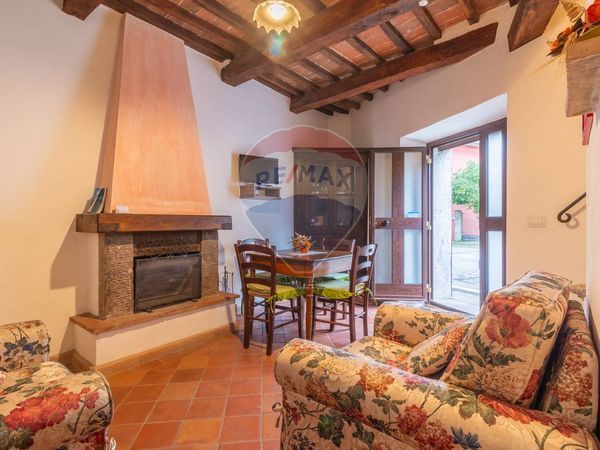 Appartamento Petricci, Semproniano, GR Vendita