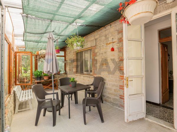 Porzione di casa Lagrimone, Tizzano Val Parma, PR Vendita