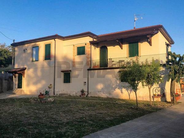 Casa Indipendente Fontanarosa, AV Vendita