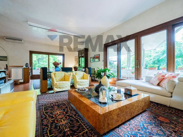 Porzione di villa Porto Mantovano, MN Vendita