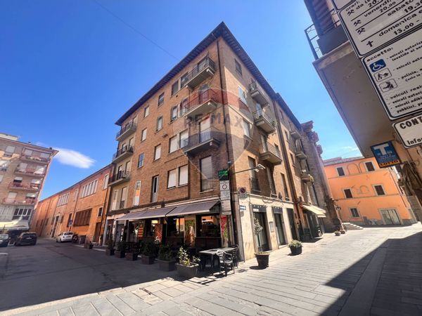 Ufficio Centro Storico, Foligno, PG Affitto